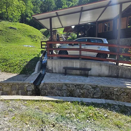 Ograjcica, 4 Star - Gorski Kotar Kuzelj